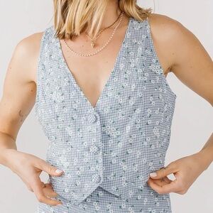 NWT VESTIQUE Gingham Floral Button-Front Crop Vest